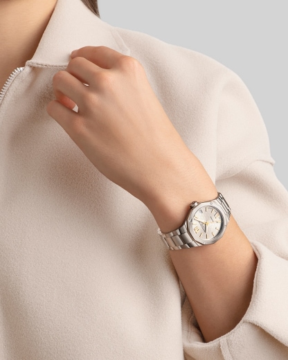 Riviera 10730 Watch for ladies | Check Prices on Baume & Mercier Close-Up